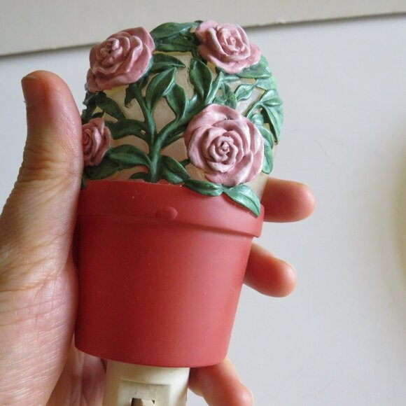 Roses in Pot Nightlight 6" tall - Picture 5 of 12